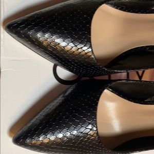 Aldo size 6 Legenama black synthetic snake